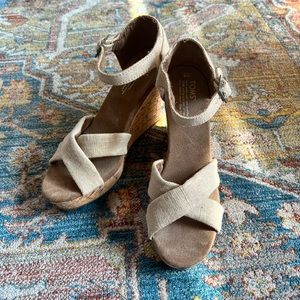 TOMS women’s wedge sandals tan espadrilles worn once size 8